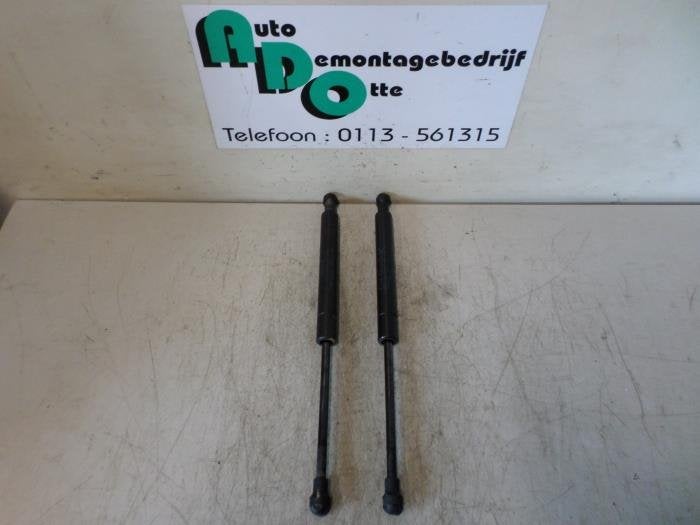 Amortisseur kit capot moteur d'un BMW 3-Serie (3-Serie 98-), -, 3 mois de garantie, Utilisé, -