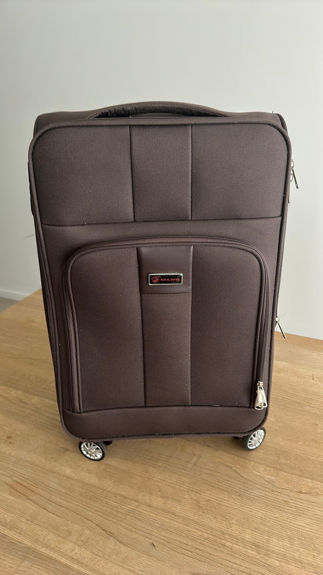 Rolkoffer Royal Swiss, Handtassen en Accessoires, Ophalen, 50 tot 60 cm, Zo goed als nieuw, Slot
