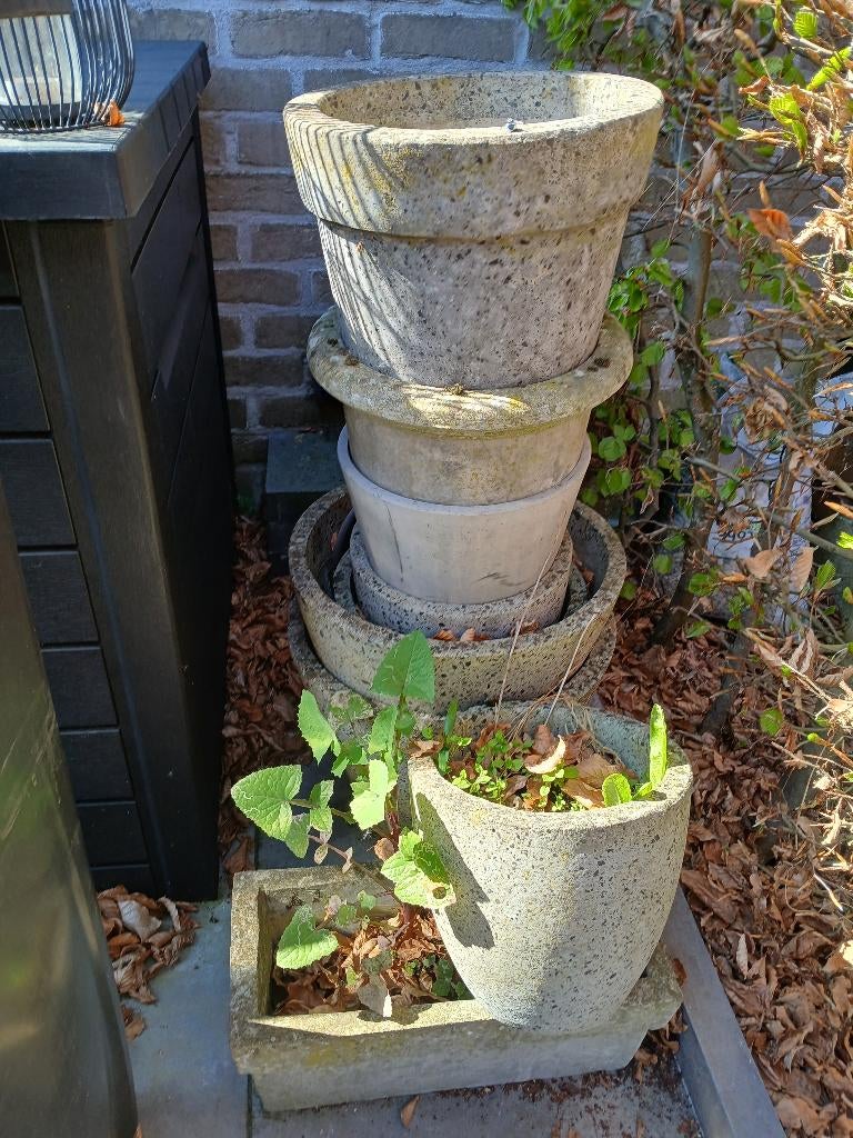 Bloempot steen (allemaal), Enlèvement, Pierre