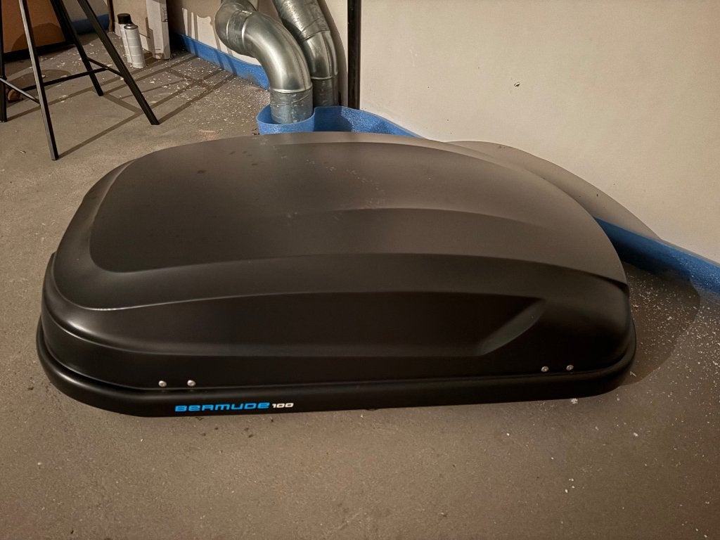 TE KOOP:  Norauto Bermude 100 dakkoffer + Norauto dragers, Ophalen, Zo goed als nieuw