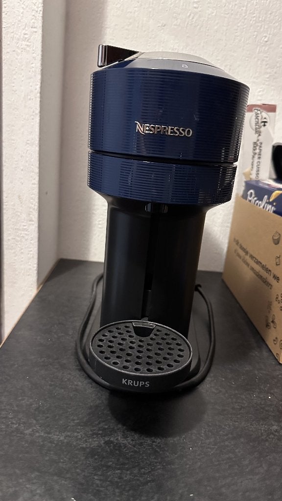 Nespresso Vertuo KRUPS + tasses Vertuo Collection, Machine à espresso, Réservoir d'eau amovible, Comme neuf, Enlèvement