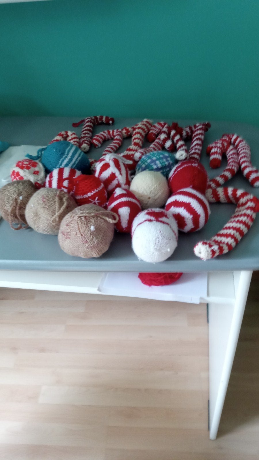 Met 15 kerstballen+10 snoeprietjes handgemaakt acrobreisel, Ophalen of Verzenden, Nieuw