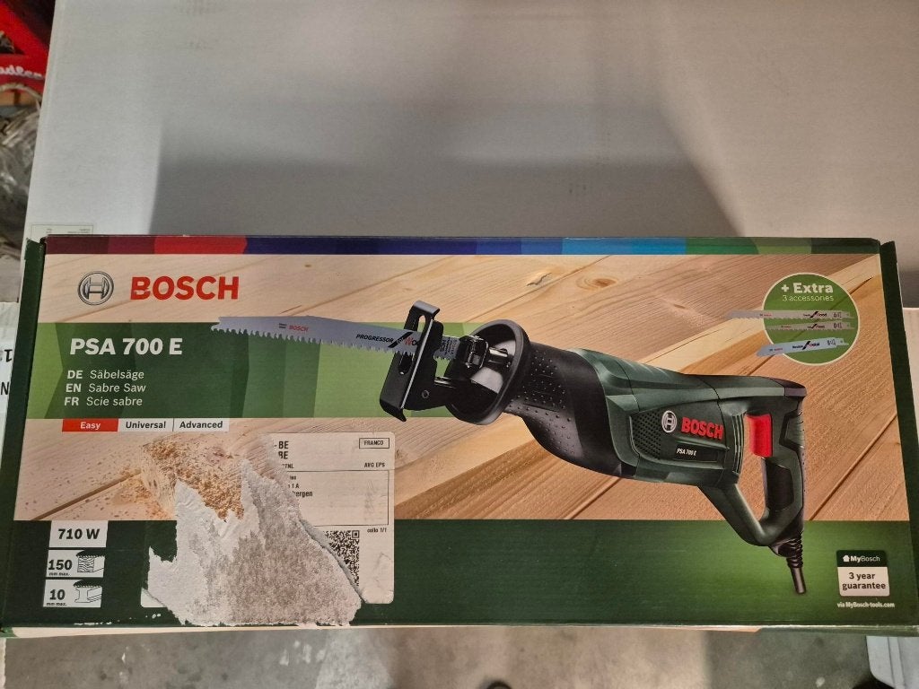 Scie alternative Bosch PSA 700 E, Bricolage & Construction, Neuf, 600 à 1200 watts, Scie sabre, Enlèvement