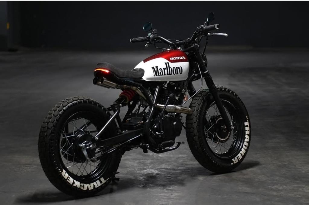 Honda CRF250 GEZOCHT VOOR SCRAMBLER PROJECT