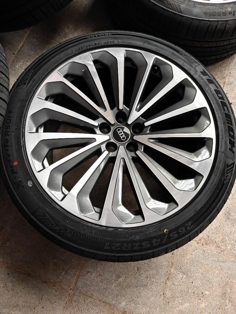 Jantes Audi E tron 21 pouce - 15 rayons - 2 - nouveau pneus, Autos : Pièces & Accessoires, Pneus et Jantes, Pneus été, 21 pouces