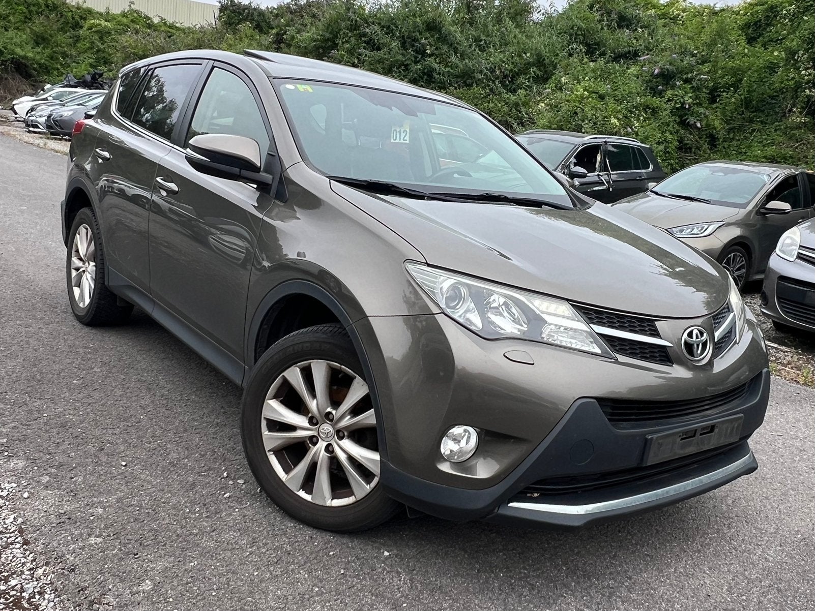Toyota Rav-4 D4D 2.0cc 4*4 2014 année  91kw 0032478767323, Auto's, Toyota, Euro 5, 4 cilinders, Bruin, Bi-Xenon koplampen