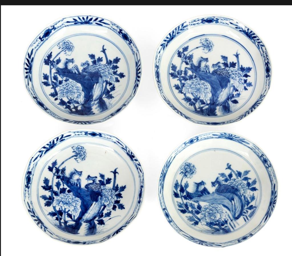 XVIlle siècle Quatre petites assiettes en porcelaine blanche, Antiquités & Art, Enlèvement ou Envoi