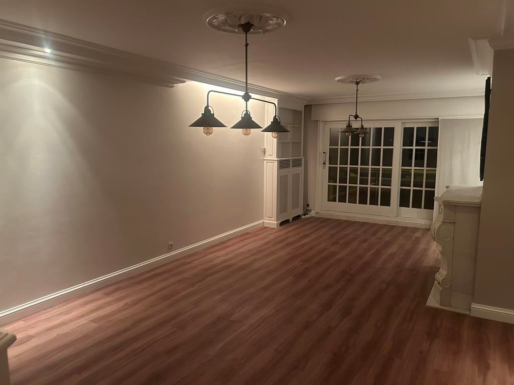 Te huur: Ruim appartement met terras in Desselgem