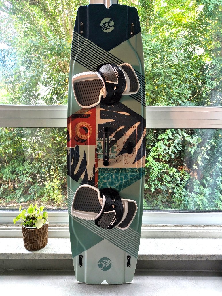 Cabrinha Ace Wood 135x40 with straps, Watersport en Boten, Twintip, Ophalen of Verzenden, Gebruikt, Kiteboard