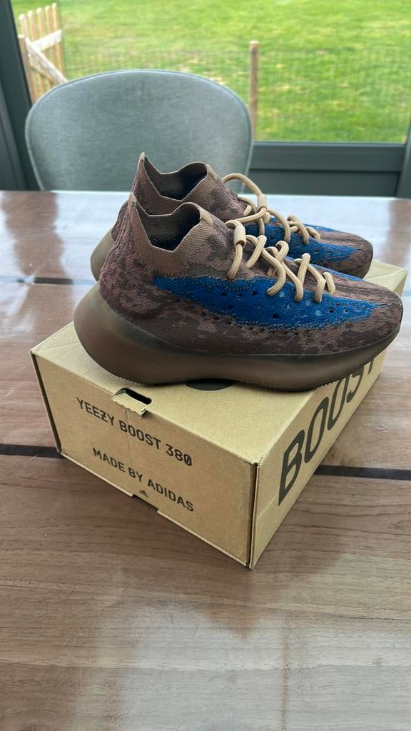 Yeezy schoenen, Enlèvement