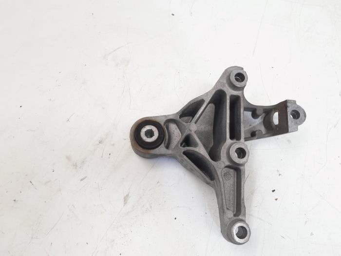 Support moteur d'un Mercedes CLA, Autos : Pièces & Accessoires, 3 mois de garantie, Utilisé, -, -
