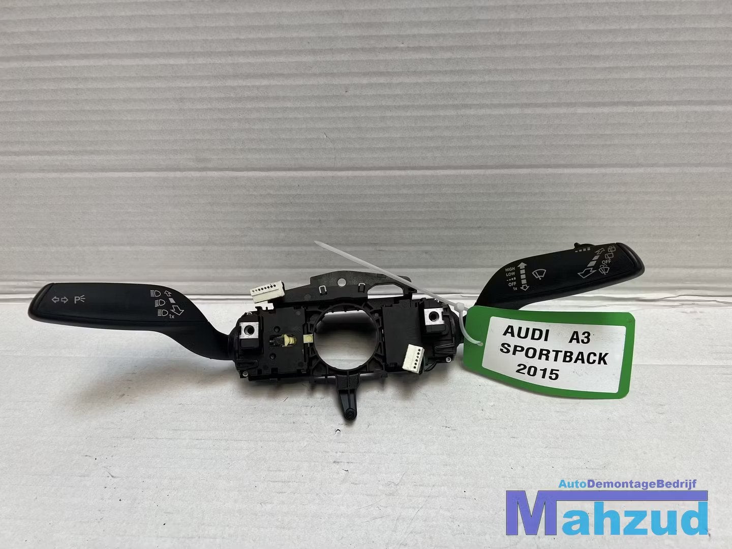 AUDI A3 8v Sportback combischakelaar stuurkolom 2015-2020, Gebruikt, AUDI AG, Auto-Union-Strasse 1
85045  Ingolstadt, DE, Audi