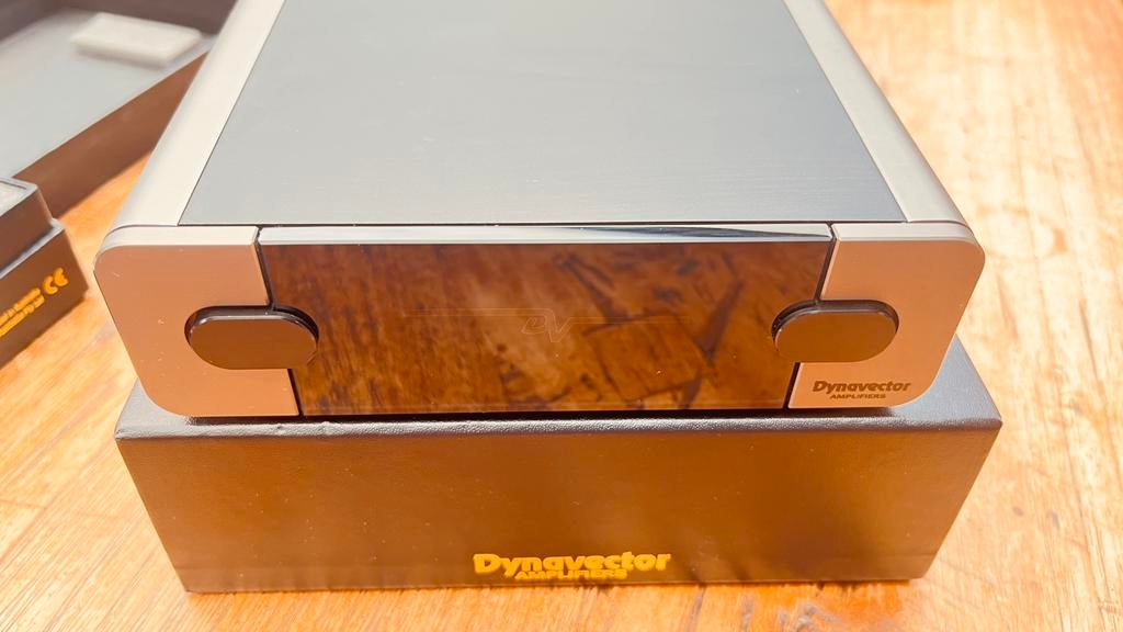 Phono Preamp Dynavector P 75 mk 4, Audio, Tv en Foto, Versterkers en Ontvangers, Zo goed als nieuw, Overige merken, Verzenden