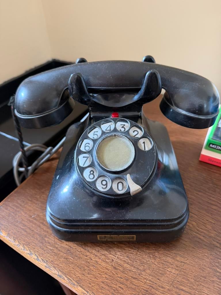 Oude bakelieten telefoon, Ophalen, Gebruikt, Met draaischijf