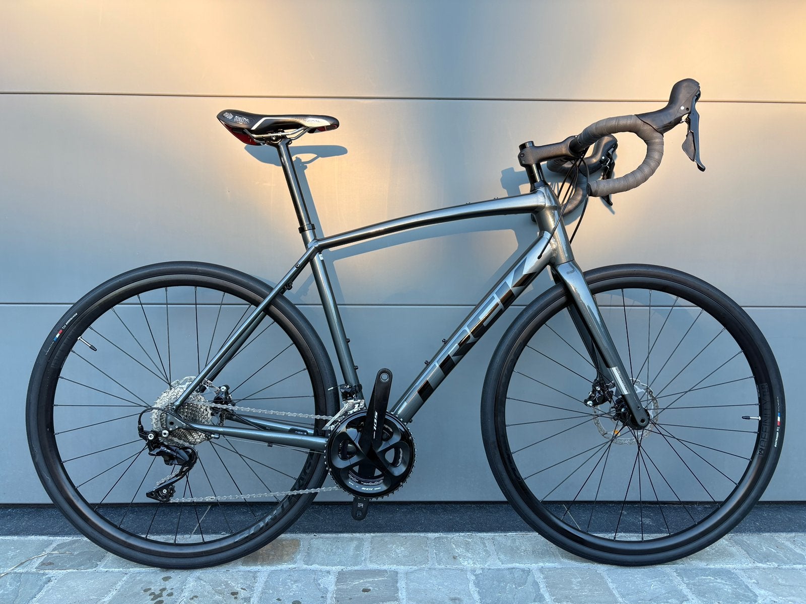 Trek Domane AL 5 (56 cm), Fietsen en Brommers, Fietsen | Racefietsen, Ophalen, Zo goed als nieuw, Aluminium, 28 inch