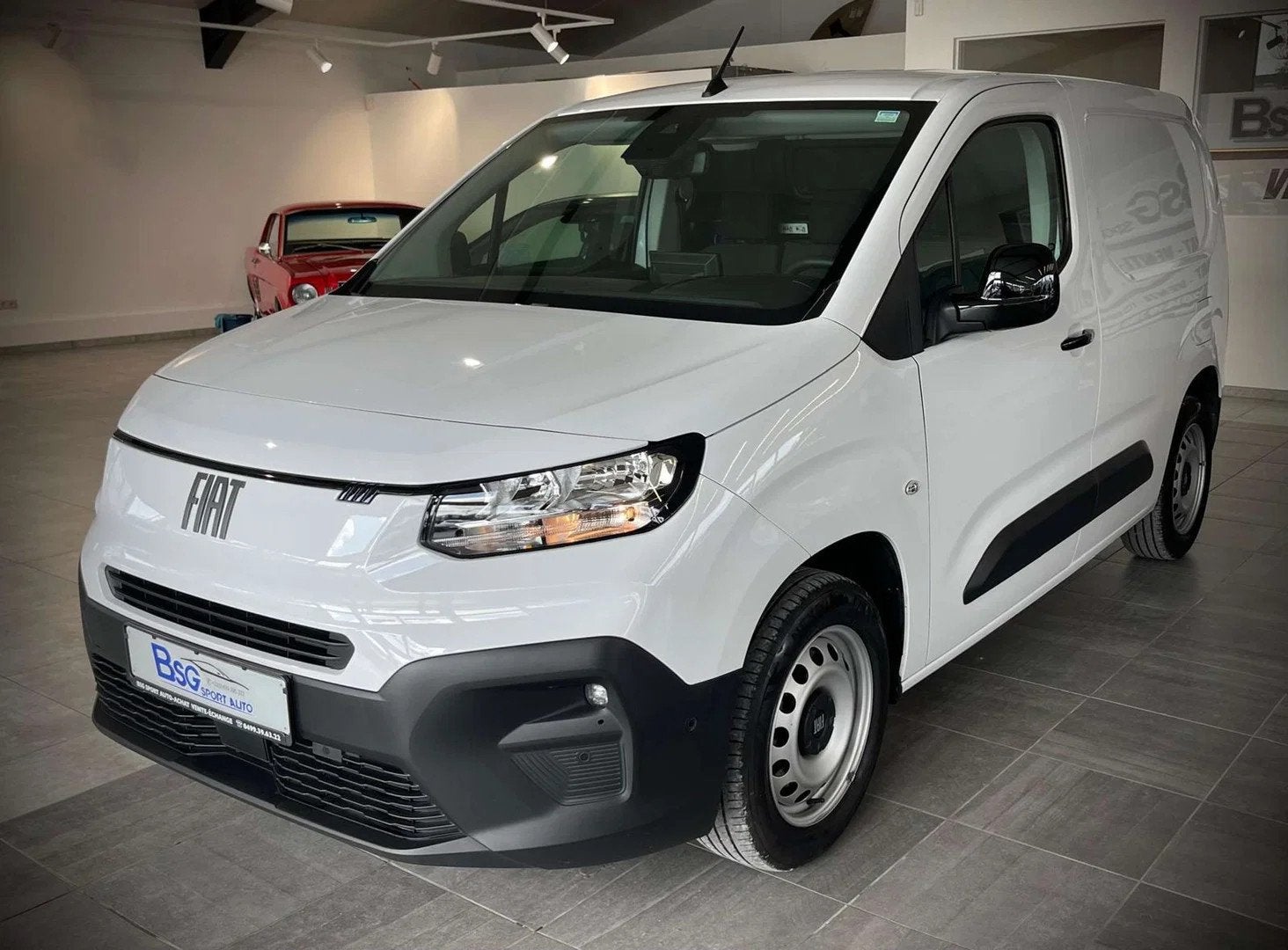 Fiat Doblò 1.5 BlueHDI*TVA*BOITE AUTO*CAMERA*GPS*COCKPIT, Auto's, Automaat, Stof, Gebruikt, Zwart