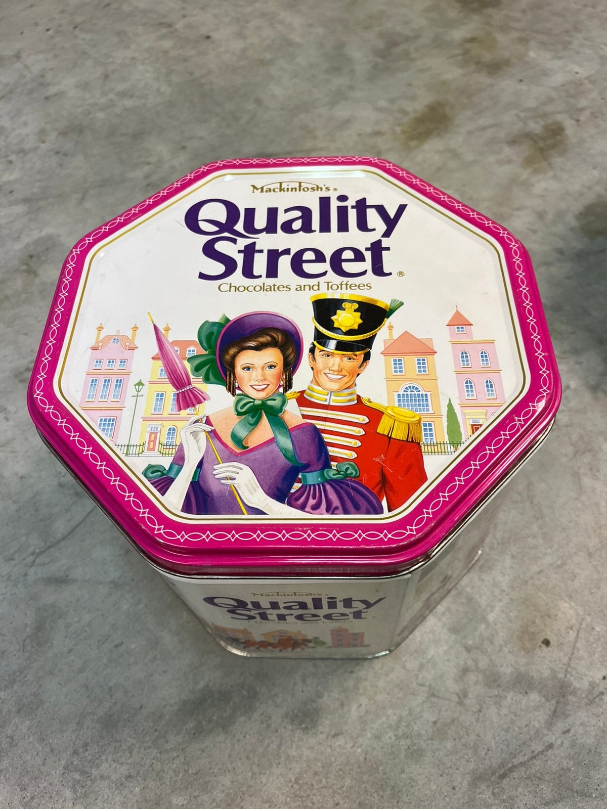 Blikken doos, Ophalen, Zo goed als nieuw