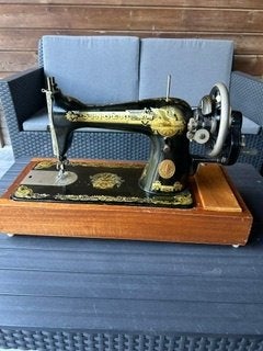 Singer Golden Sphinx 1940 naaimachine, Enlèvement