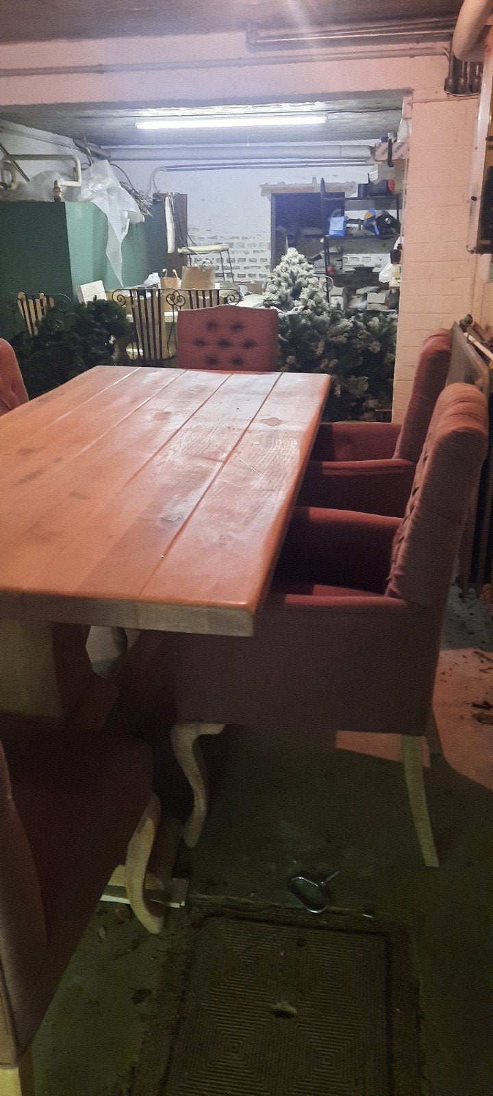 table et chaises, Enlèvement