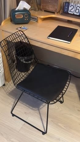 Chaise design pour bureau , prix 25€ dispo à Bruxelles centr, Ophalen of Verzenden, Zo goed als nieuw