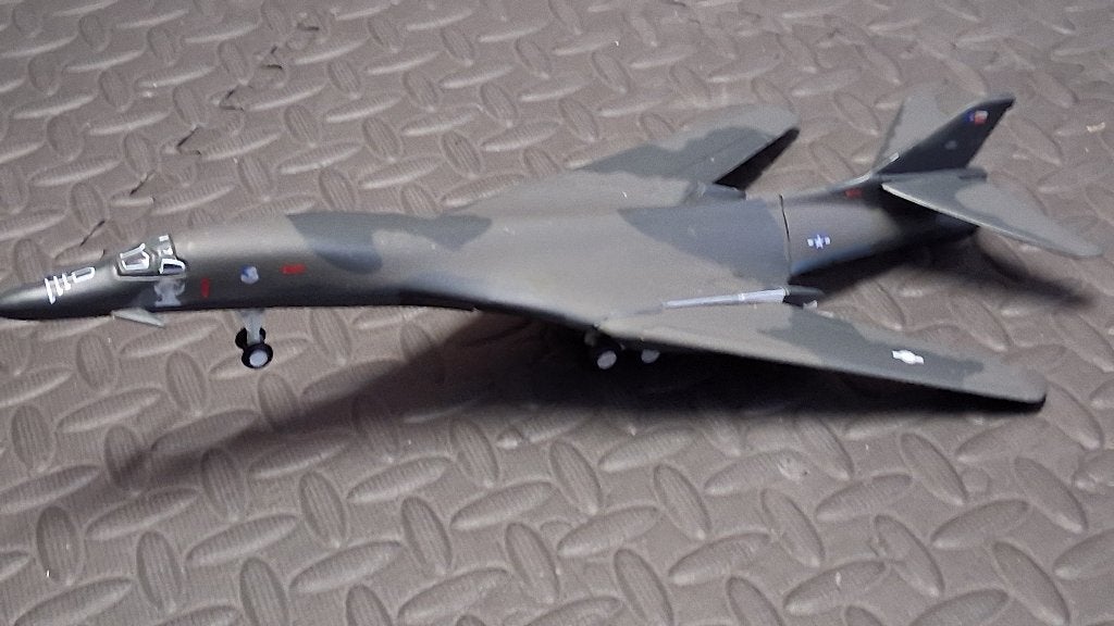 Avion Rockwelle B-1B, Autres marques, Enlèvement ou Envoi, Comme neuf, 1:72 à 1:144