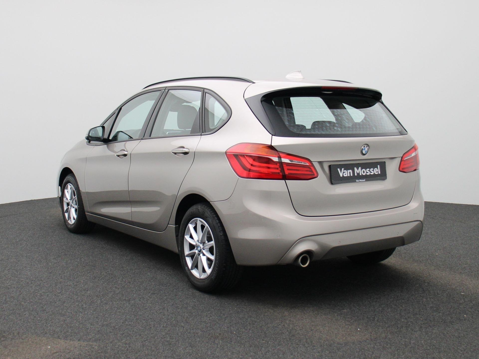 BMW 2 Reeks Active Tourer 216i (80kW), Autos, Argent ou Gris, Achat, Entreprise, Boîte manuelle
