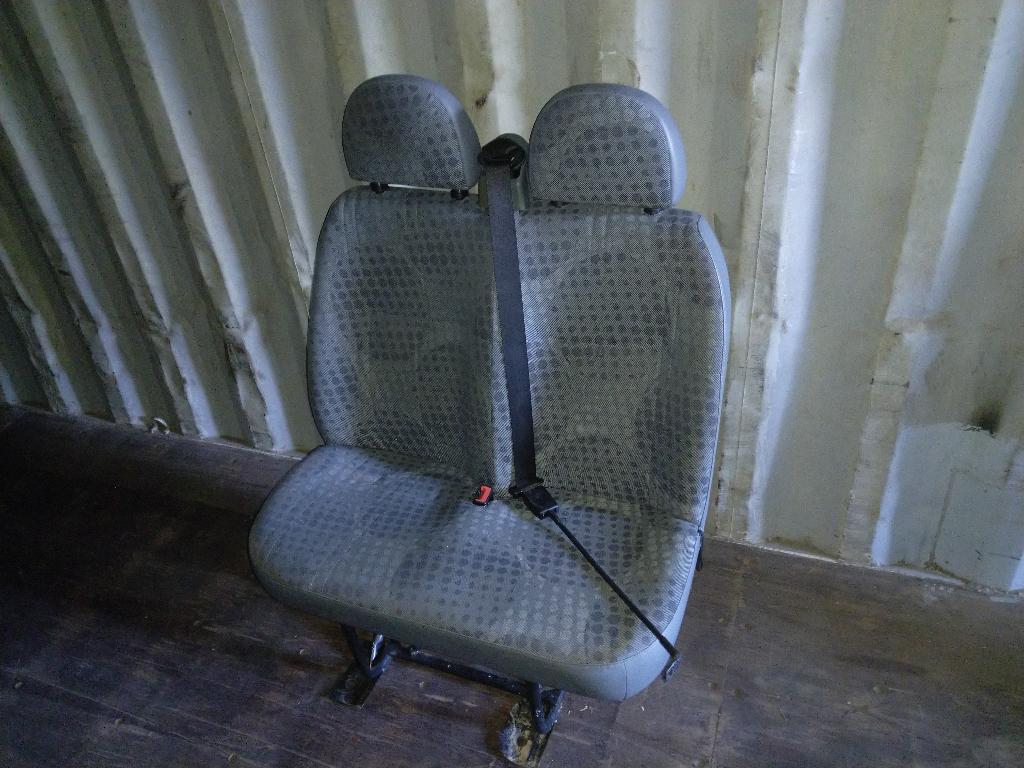 Banquette 2 places Ford Transit 2001 & plus, Autres marques, Autres méthodes, 22 à 36 kg, Enlèvement