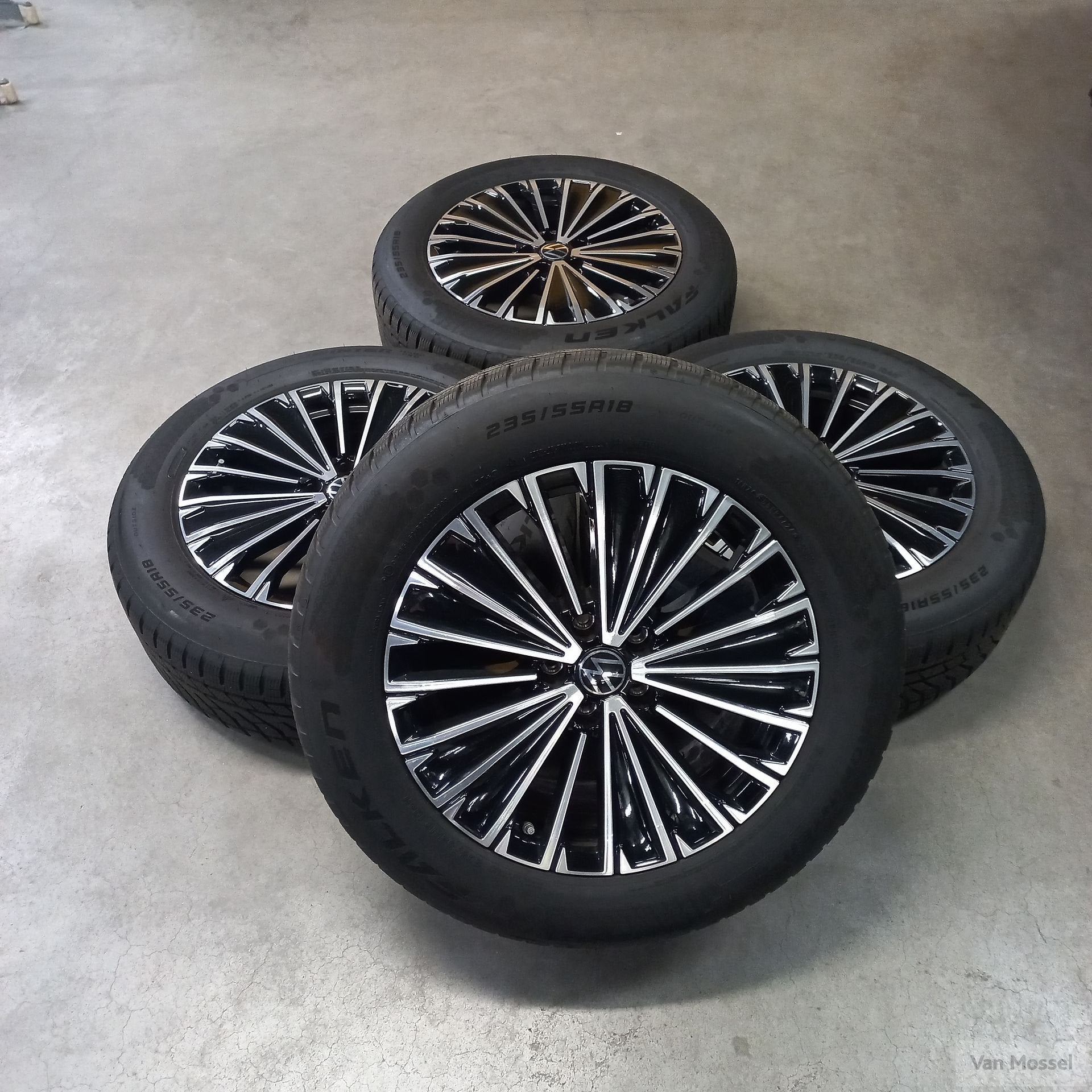 Volkswagen Tayron Falken Eurowinter HS02 PRO 235/55/R18 104H, Pneus et Jantes, Pneus hiver, Véhicule de tourisme, -