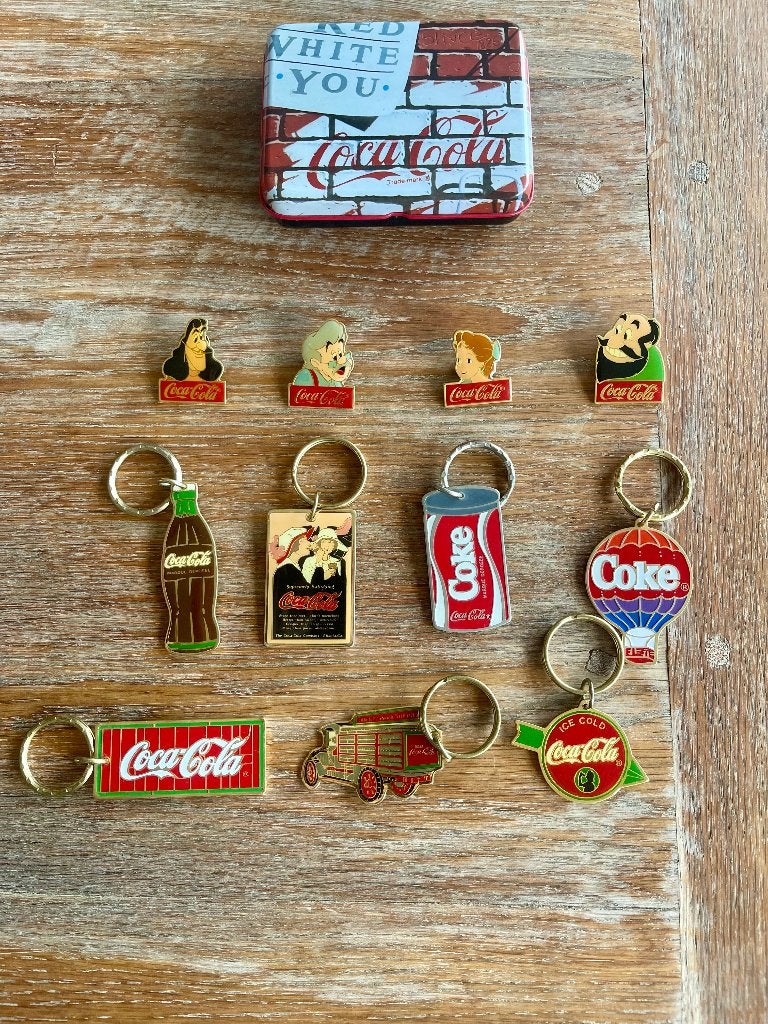 Lot de pins et portes clés Coca-Cola, Collections, Porte-clés, Enlèvement, Utilisé, Marque