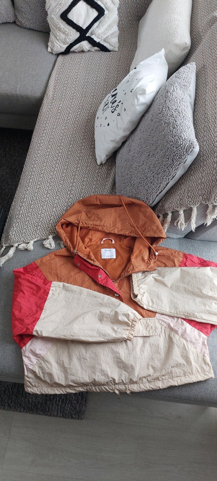 Zomerjas S  Bershka, Ophalen