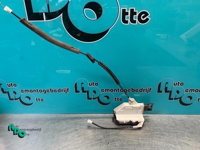 Serrure portière mécanique 2portes droite d'un Peugeot Par, -, 3 mois de garantie, Utilisé, -