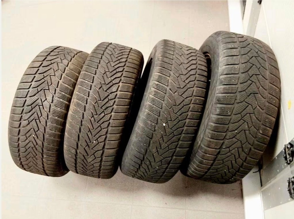 4 pneus hiver 235/55-17, originales Ford Kuga, Pneus et Jantes, Pneus hiver, 17 pouces, Enlèvement