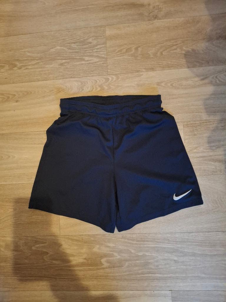 short Nike Dryfit 152, Ophalen of Verzenden, NIKE, Jongen of Meisje, Broek