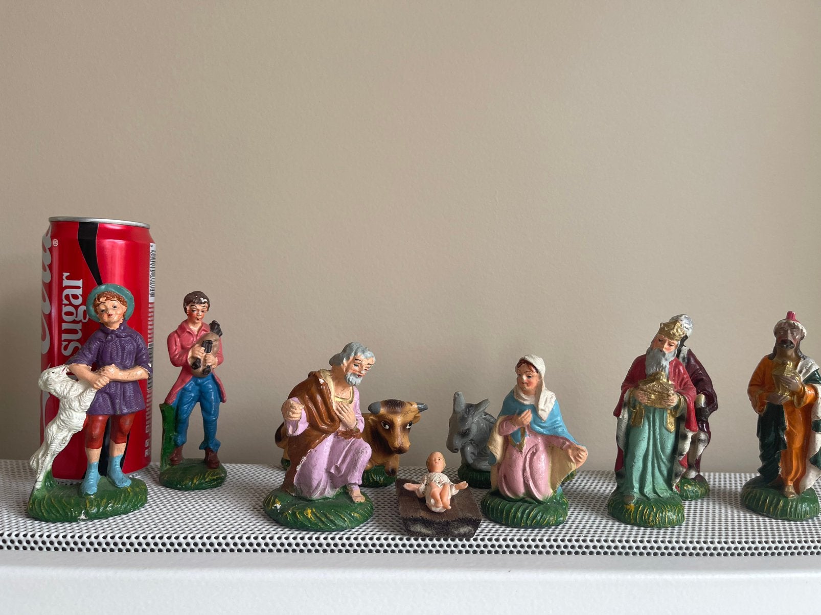 10 middelgrote kerstalbeeldjes, Diversen, Kerst, Ophalen of Verzenden, Zo goed als nieuw