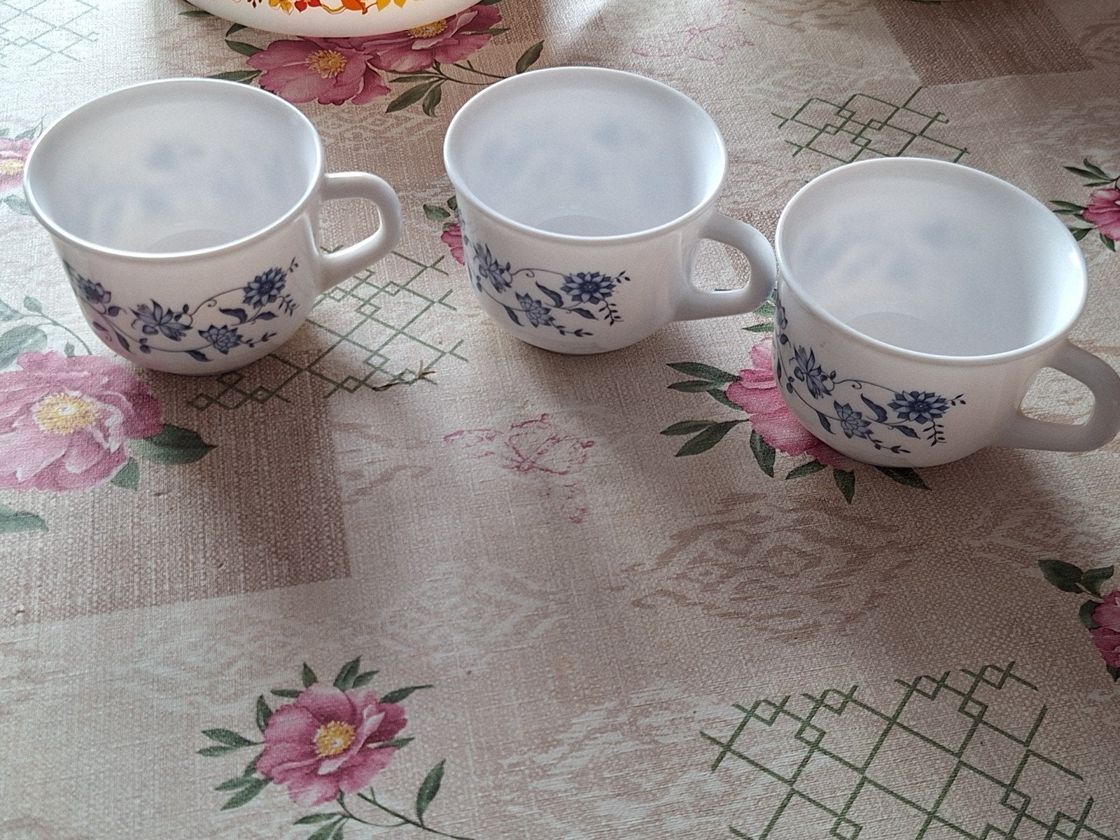 Lot de 3 tasses en arcopal Myosotis, Enlèvement ou Envoi