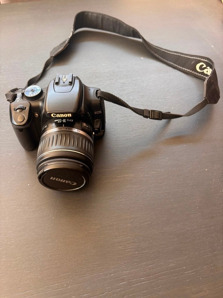 Canon EOS 400D Digital + Lens 18-55mm, Canon, Moins de 4 fois, Chargeur, Utilisé