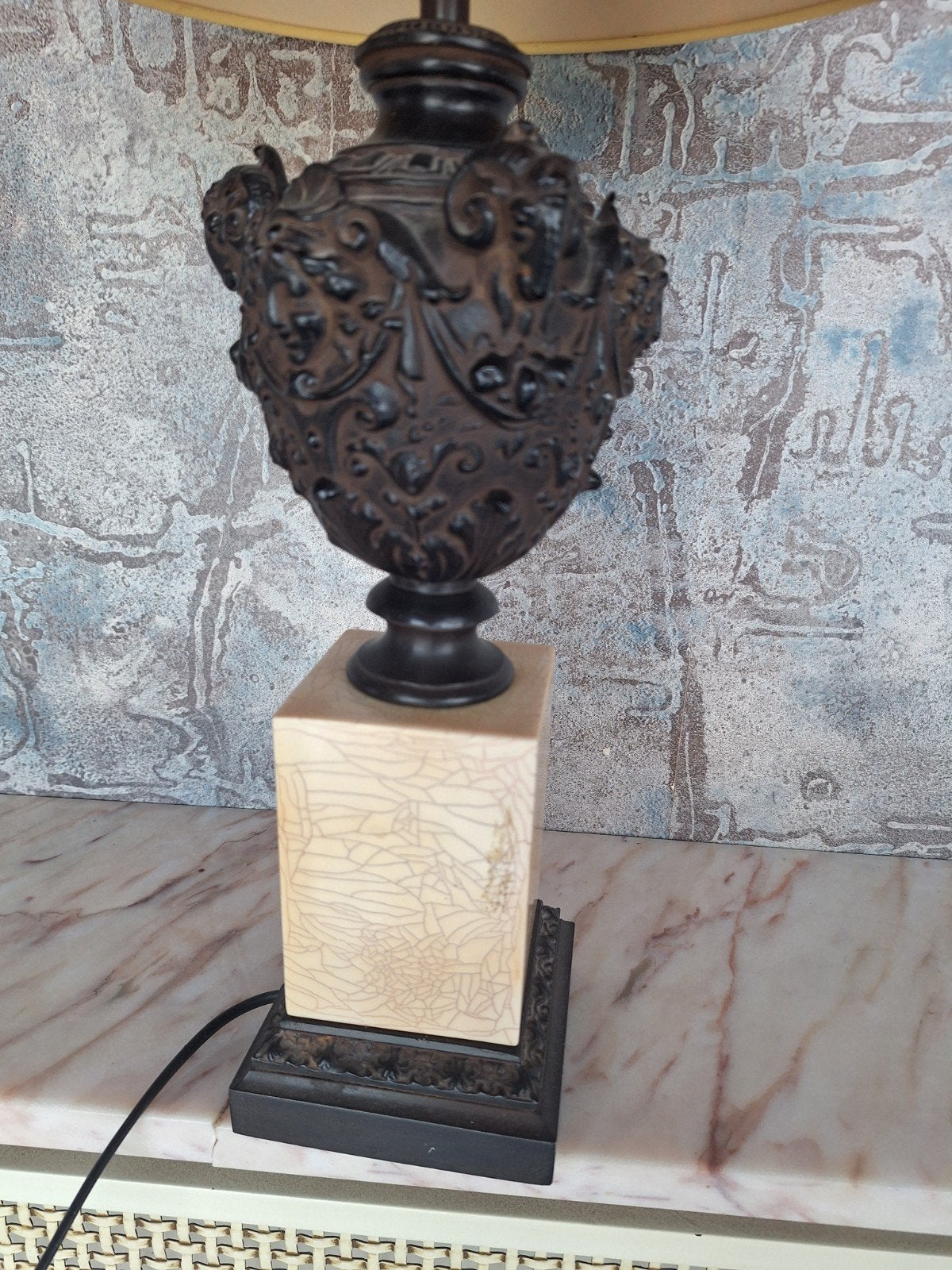 Dressoir lamp, Ophalen