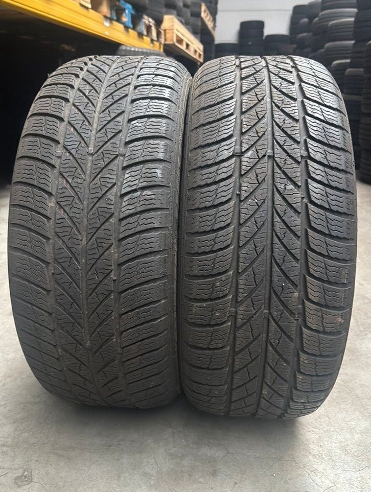 Pneus d'hiver 2155516 215/55/16 215/55R16 la marque Gislaved, Enlèvement