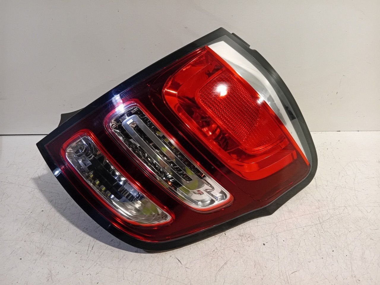 Achterlicht carrosserie rechts Citroën C3, Onderdelen@venauto.nl, Van der Ven Autorecycling B.V., Ettenseweg 76, 4706 PB Roosendaal, The Netherlands