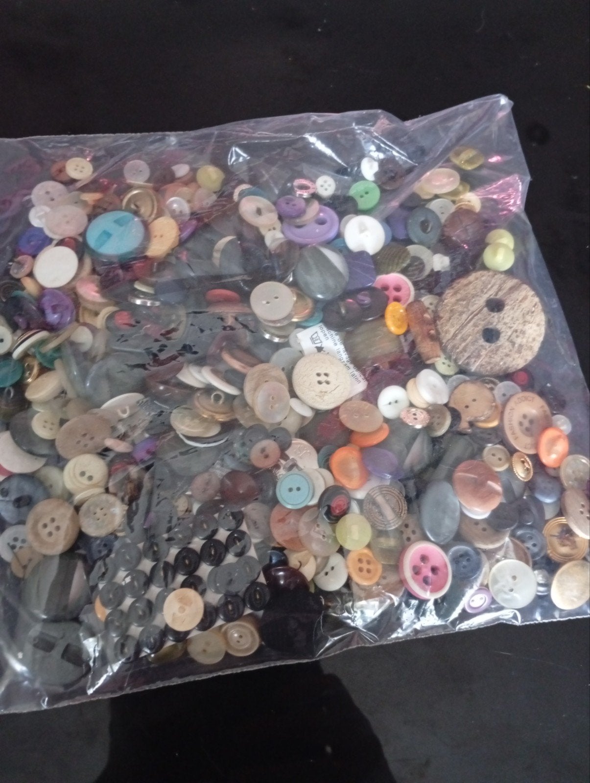 Lot de 613 boutons divers, Hobby & Loisirs créatifs, Enlèvement ou Envoi