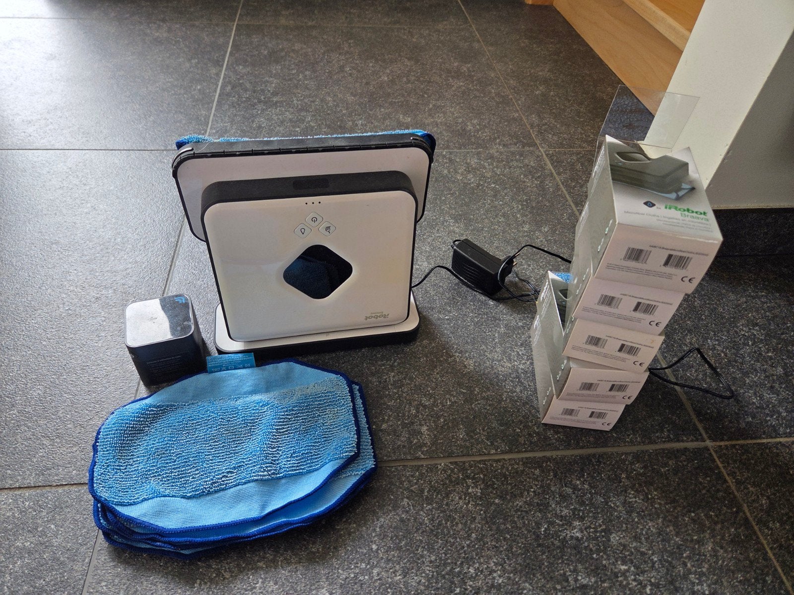 Robot laveur irobot braava 390t +20 chiffons en microfibre, Enlèvement, Comme neuf, Nettoyeur de sols, IRobot