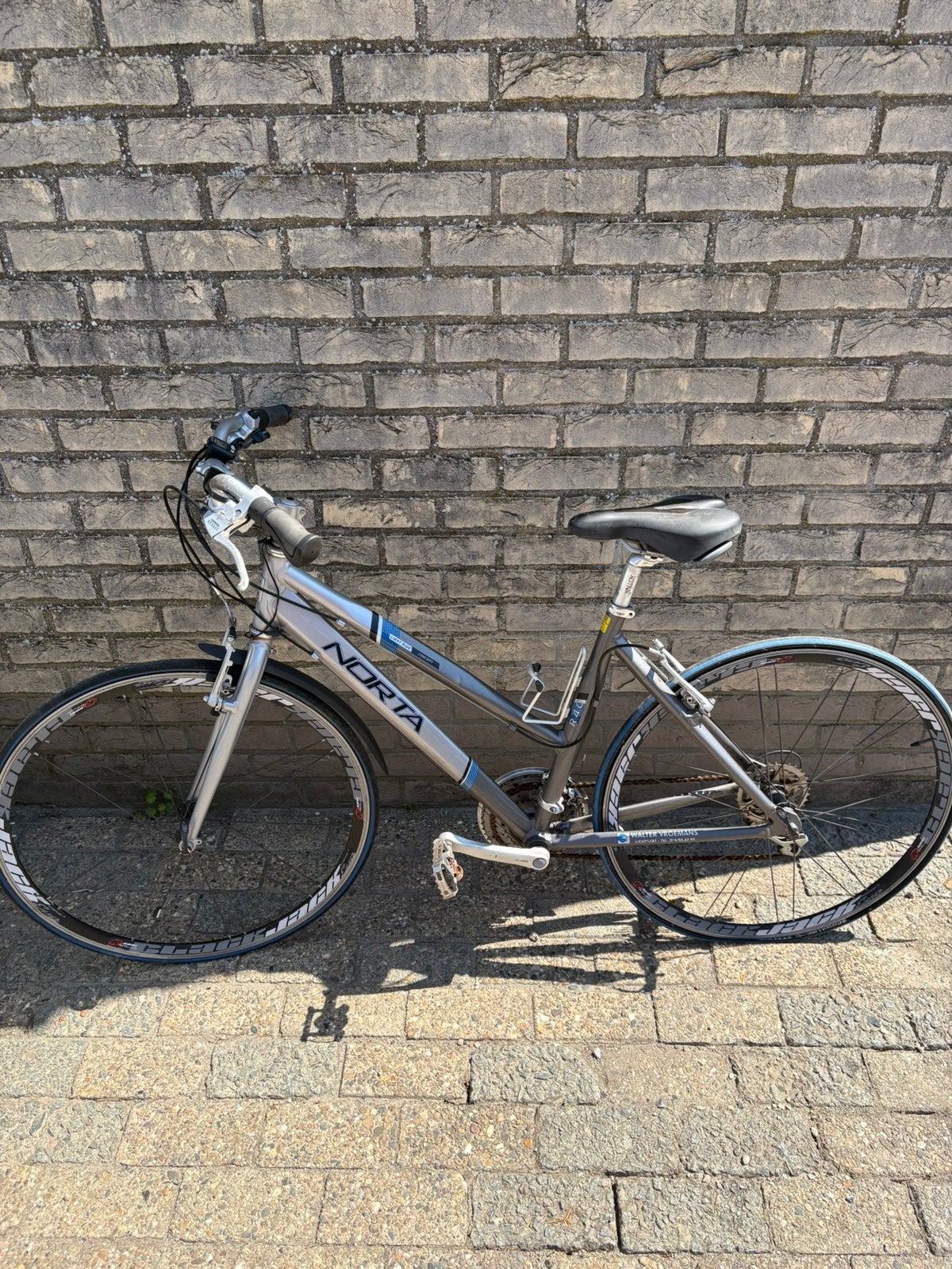 Norta R40 Hybride Fiets 28”, Fietsen en Brommers, Fietsen | Dames | Sportfietsen en Toerfietsen, Gebruikt, Overige merken, 28 inch