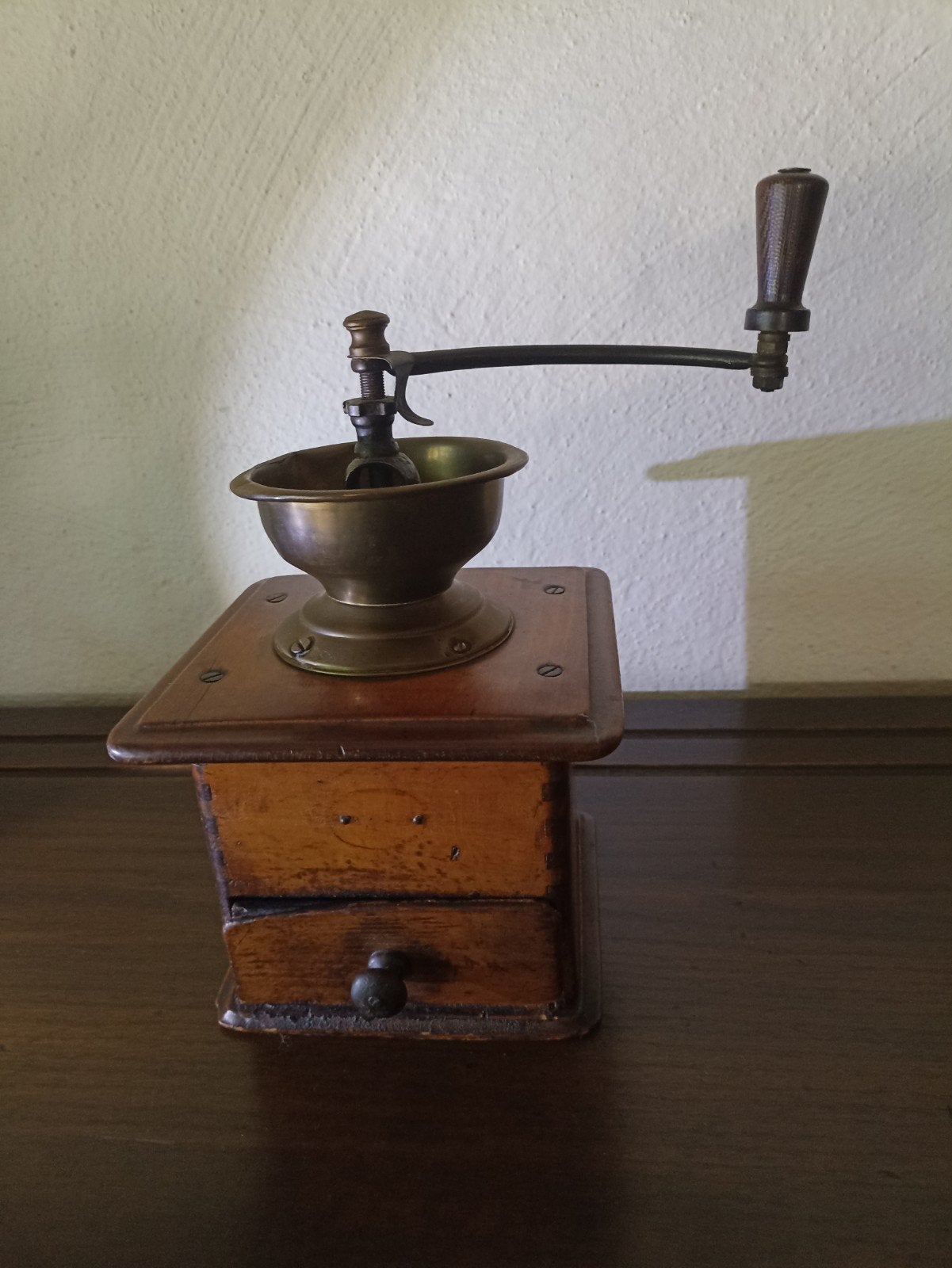 Koffiemolen, Ophalen