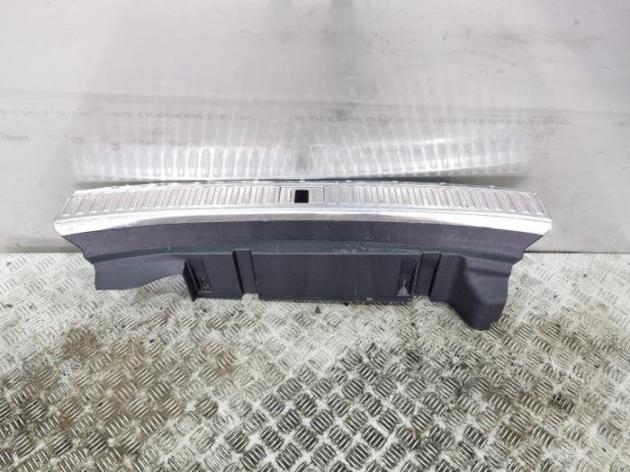 Couverture capteur serrure arrière d'un Audi E-Tron, -, 3 mois de garantie, Audi, Utilisé