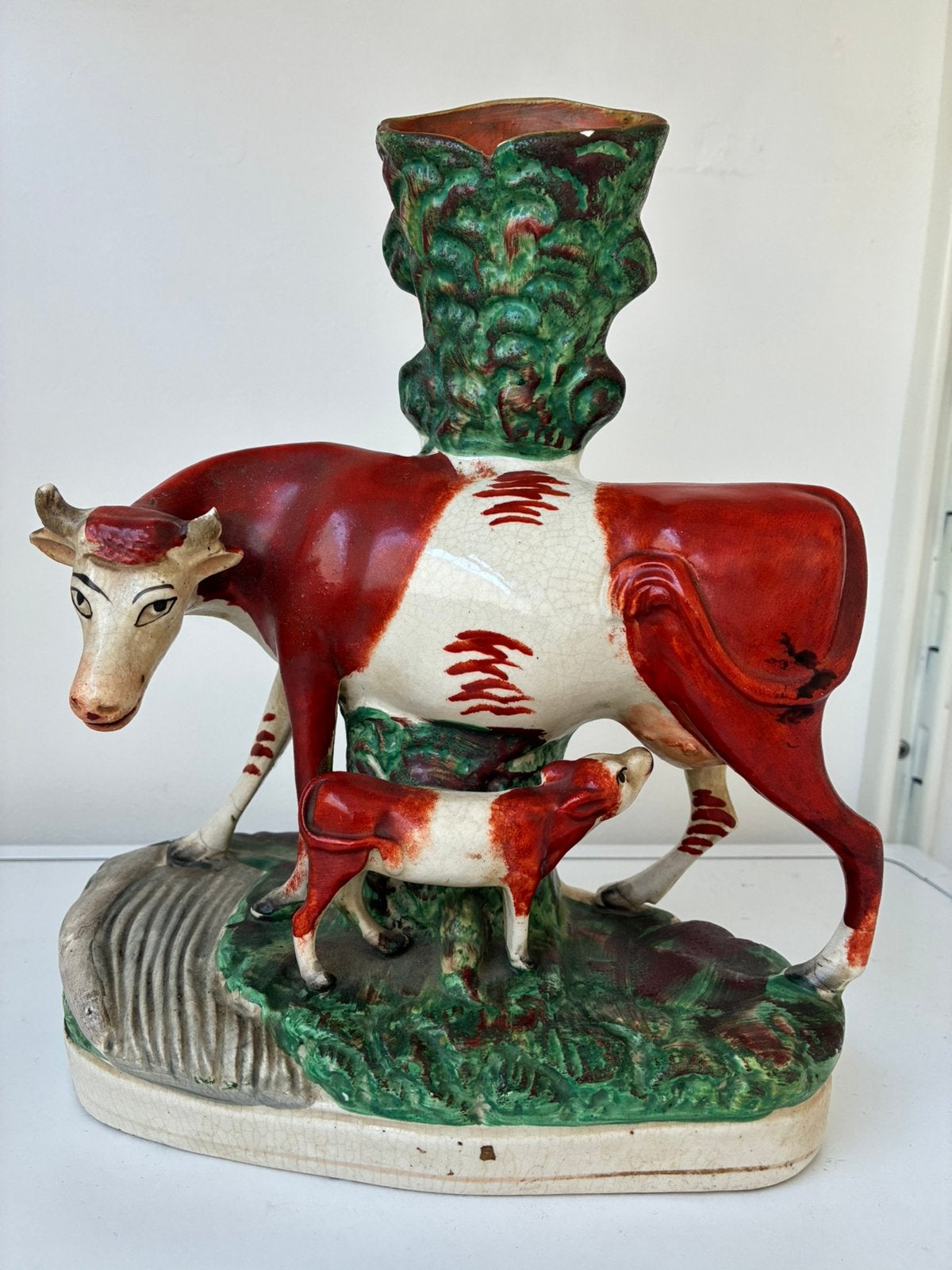Antieke Victoriaanse Staffordshire koe met kalf, spill vase, Ophalen of Verzenden