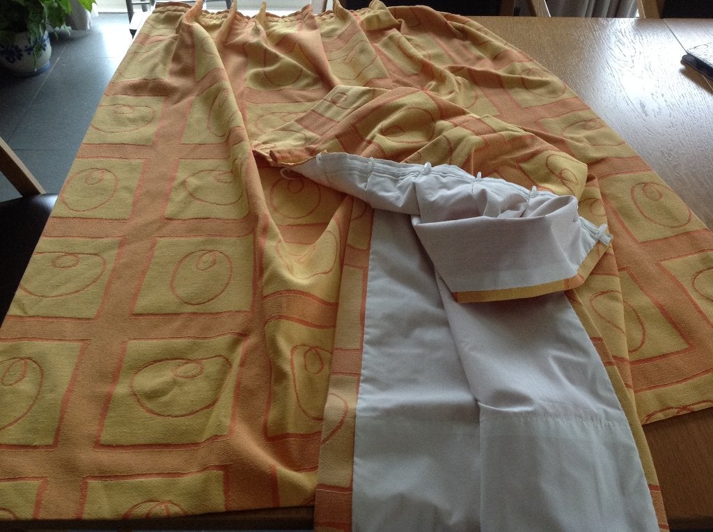 2 gele gordijntjes van 100 cm hoog voor 10 euro samen, Ophalen of Verzenden, Zo goed als nieuw