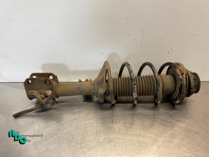 Schokdemperpoot rechts-voor van een Suzuki Alto (Alto 09-), Gebruikt, -, -, Ophalen of Verzenden