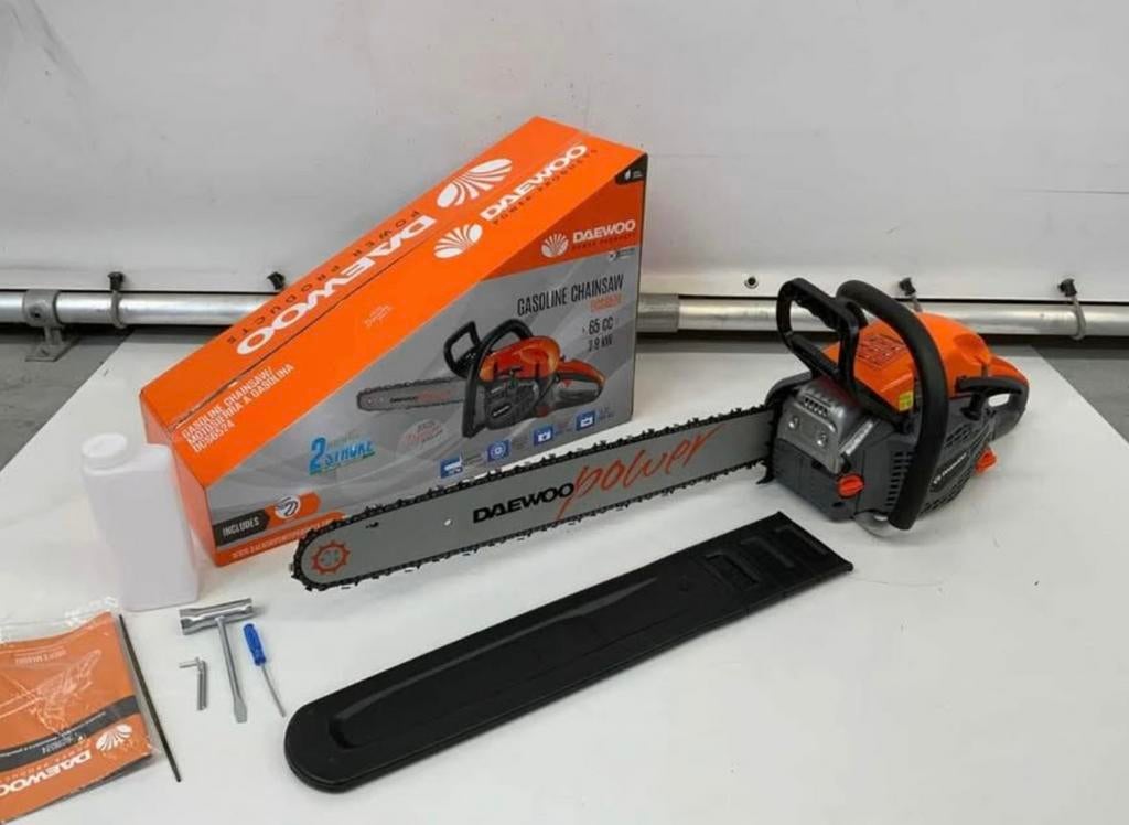 🛠️Tronçonneuse thermique DAEWOO 65cc – Puissante & neuve !, Enlèvement, Neuf, Essence