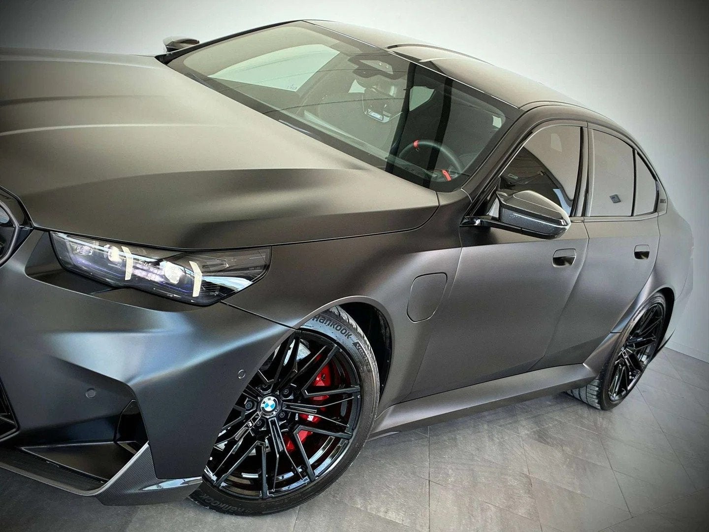 BMW 1 Serie M5 1ERPRO-PPF COMPLET NOIR MAT-PACK CARBON-CUIR, Autos, BMW, Cuir, Achat, 4395 cm³, 4 portes