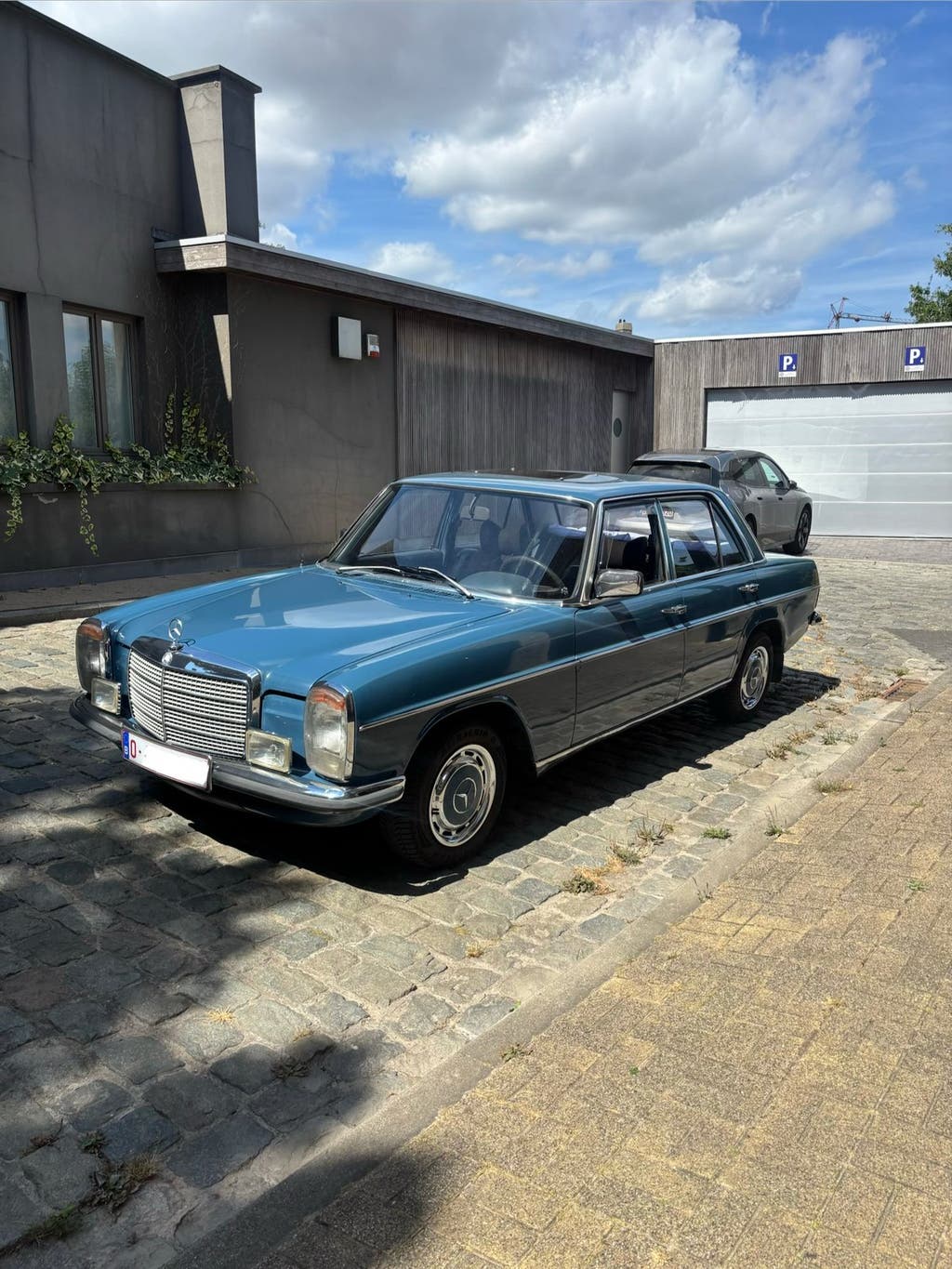Mercedes-Benz W115 1975 oldtimer met 78.340km, foto 11